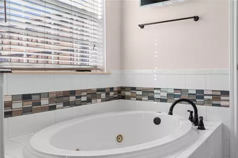Bath - 125 Grovecreek Dr, Waco, TX 76708 photo 6 of 6