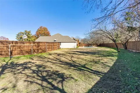 Exterior - 125 Grovecreek Dr, Waco, TX 76708 photo 5 of 9