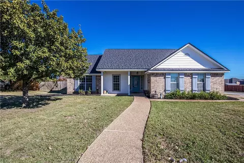 465 Rio Bonito Dr, Robinson, TX 76706
