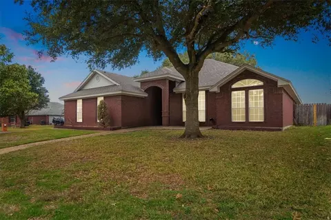 10333 Eagle Mountain Dr, Waco, TX 76712
