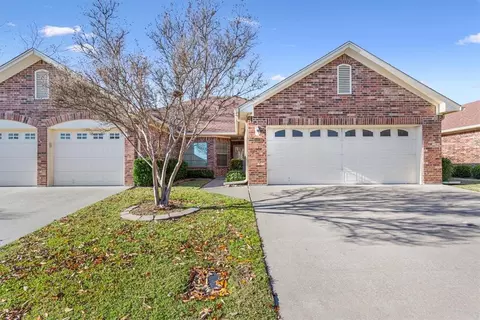 9102 Darby Ln, Waco, TX 76712