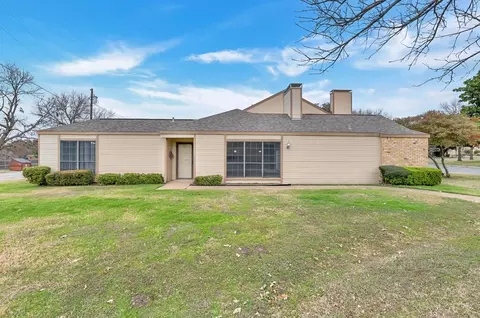3329 Chimney Place Dr, Waco, TX 76708