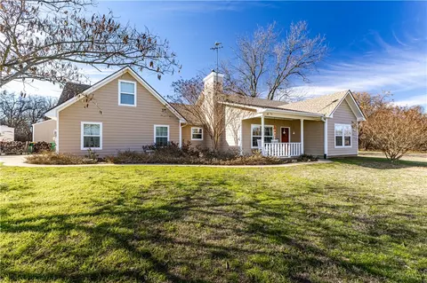 7388 S 12th St, Robinson, TX 76706