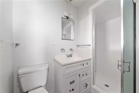 Bath - 205 E Stegall Rd, Waco, TX 76706 photo 3 of 3