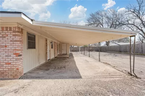 Exterior - 205 E Stegall Rd, Waco, TX 76706 photo 2 of 2