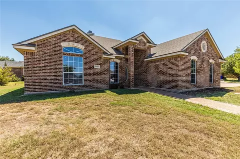 4404 Lacey Cir, Waco, TX 76708 photo 2