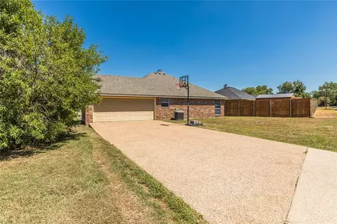 4404 Lacey Cir, Waco, TX 76708 photo 14