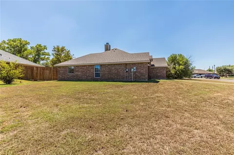 4404 Lacey Cir, Waco, TX 76708 photo 8