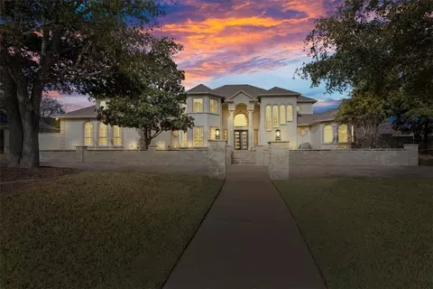 Exterior - 2011 Pebble Brook Cir, Mcgregor, TX 76657 photo 1 of 17