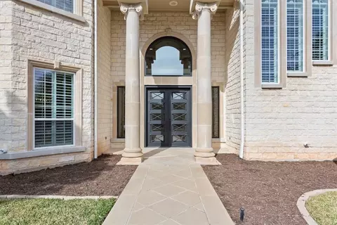 Exterior - 2011 Pebble Brook Cir, Mcgregor, TX 76657 photo 6 of 17