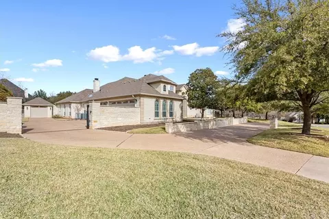 Exterior - 2011 Pebble Brook Cir, Mcgregor, TX 76657 photo 2 of 17