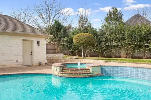 Exterior - 2011 Pebble Brook Cir, Mcgregor, TX 76657 photo 13 of 17