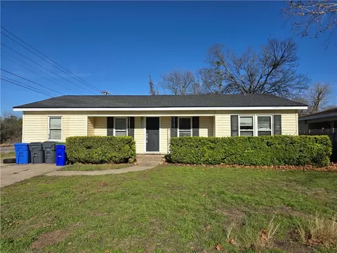 2400 S 26th St, Waco, TX 76706