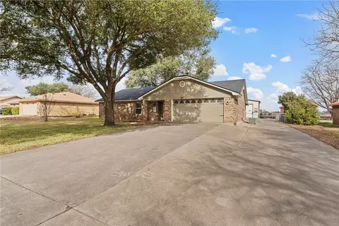 830 W 3rd St, Eddy, TX 76524