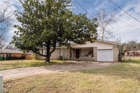 1004 N Old Robinson Rd, Robinson, TX 76706