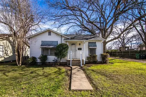 606 N Davis St, West, TX 76691