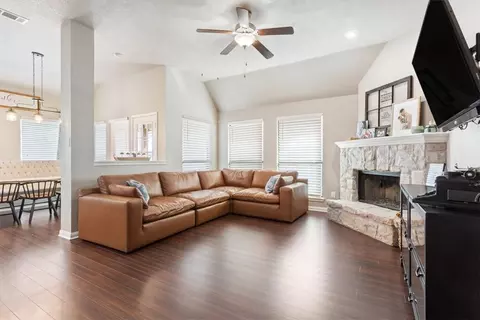 10329 Condor Loop, Waco, TX 76708 photo 4