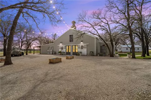 2712 Happy Swaner Ln, Axtell, TX 76624