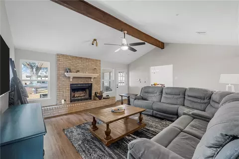 100 York Dr, Lorena, TX 76655 photo 2