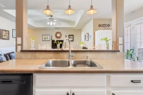 10105 Colony Dr, Waco, TX 76708 photo 8