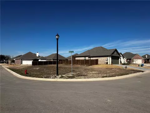 328 Flora Lee St, Hewitt, TX 76643