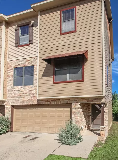 2410 S 2nd St #1272, Waco, TX 76706