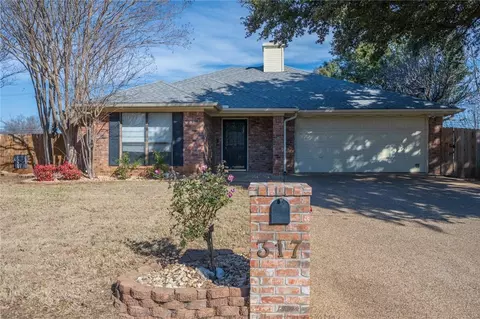 317 Station Creek Dr, Waco, TX 76708