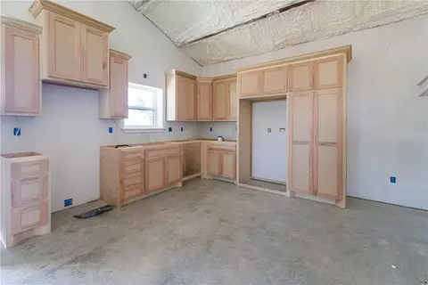 1111 E Navarro Ave, Mart, TX 76664 photo 8