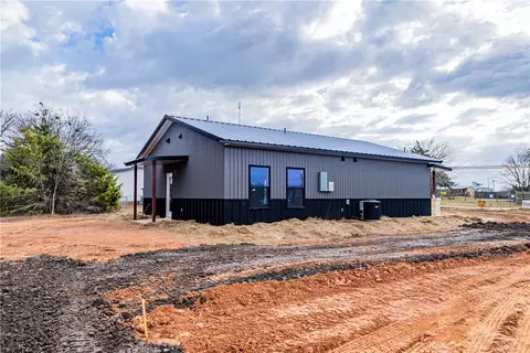 1111 E Navarro Ave, Mart, TX 76664 photo 5