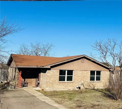 212 Fm 2184 St, Rogers, TX 76569