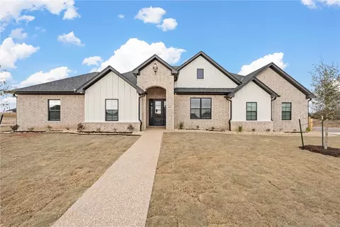 2101 Bankside Ln, Lorena, TX 76655