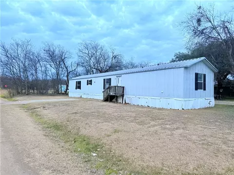 901 Hunter St, Marlin, TX 76661