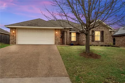 10001 Adobe Ct, Waco, TX 76712