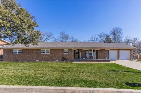 9000 Whippoorwill Dr, Woodway, TX 76712