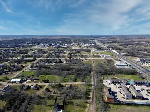 100 Rogers St, Mcgregor, TX 76657 photo 15