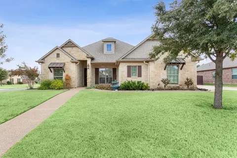 320 Desert Sky Dr, Mcgregor, TX 76657