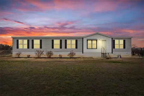 129 Christopher Dr, Eddy, TX 76524