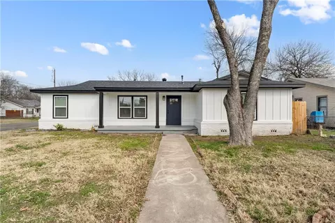 1121 Fisher St, Bellmead, TX 76705