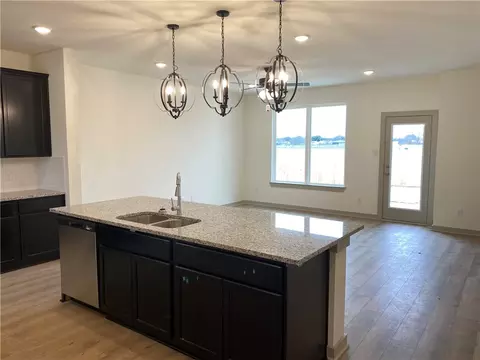 4228 Centerfire Rd, Waco, TX 76705 photo 2