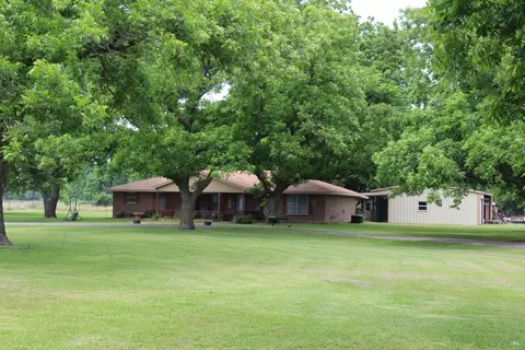 174 Lcr 472, Mexia, TX 76667