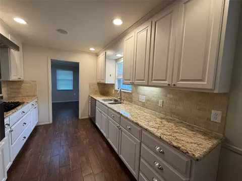 3407 Oakridge Ln, Waco, TX 76708 photo 9