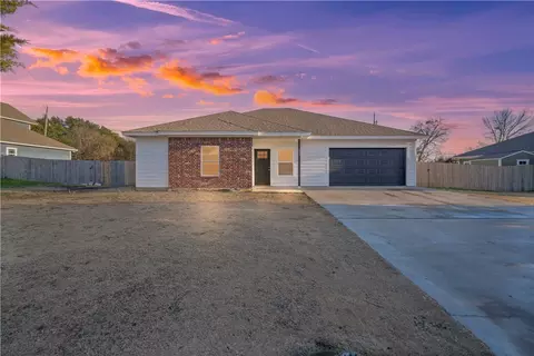 212 W Greenbriar St, Waco, TX 76706