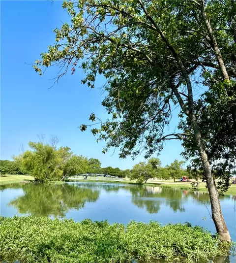 View/Area - 414 Travis Dr, Mcgregor, TX 76657 photo 2 of 3