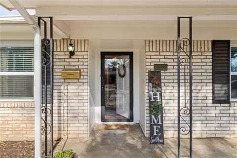 6319 May Dr, Waco, TX 76710 photo 2