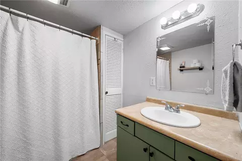 Bath - 3613 N 21st St, Waco, TX 76708 photo 1 of 1