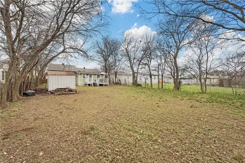 Exterior - 3613 N 21st St, Waco, TX 76708 photo 4 of 5