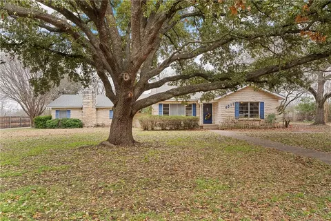 4017 N 31st St, Waco, TX 76708 photo 2
