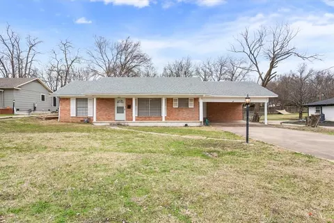 1016 E Franklin St, Hillsboro, TX 76645