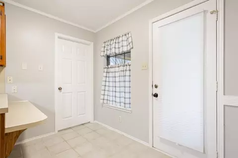 Entry Way - 19 Oleander St, Waco, TX 76708 photo 2 of 2