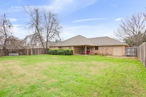 Exterior - 19 Oleander St, Waco, TX 76708 photo 6 of 7
